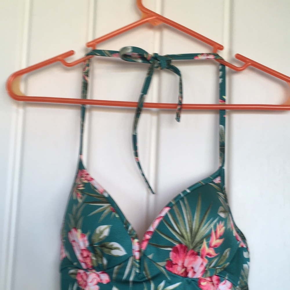 Shade & Shore one piece swim suit - Picture 2 of 5